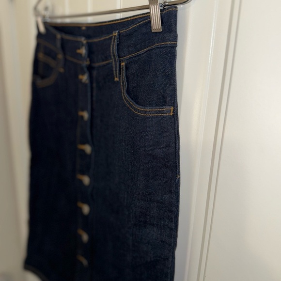 Levi's Denim Button-Front Pencil Skirt - Picture 7 of 12